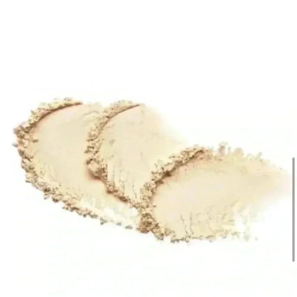 NIB The Crème Shop Banana Scented Setting Powder‎ 0.52 oz